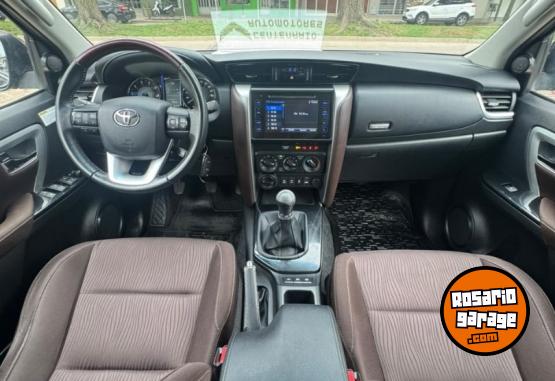 Camionetas - Toyota SW4 SR 2.8 TDI 4x4 MT 2017 Diesel 154000Km - En Venta