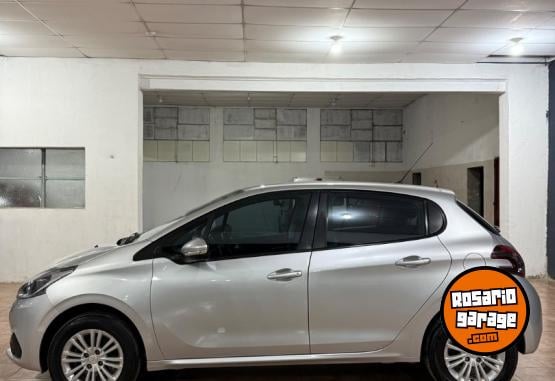 Autos - Peugeot 208 allure nav tip 2017 Nafta 111Km - En Venta
