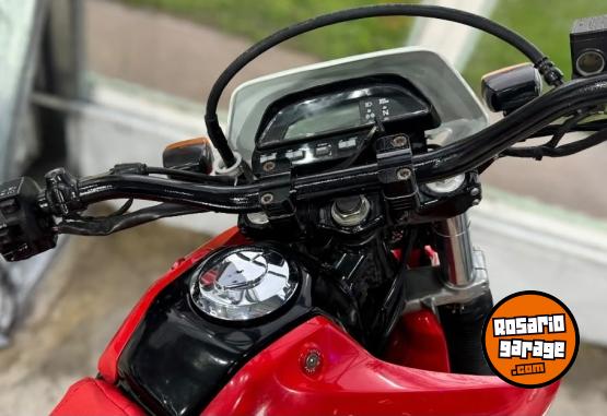 Motos - Honda TORNADO 250 2017 Nafta 32753Km - En Venta