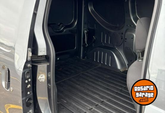 Autos - Renault Kangoo 1.6 express furgon 2025 Nafta 25000Km - En Venta
