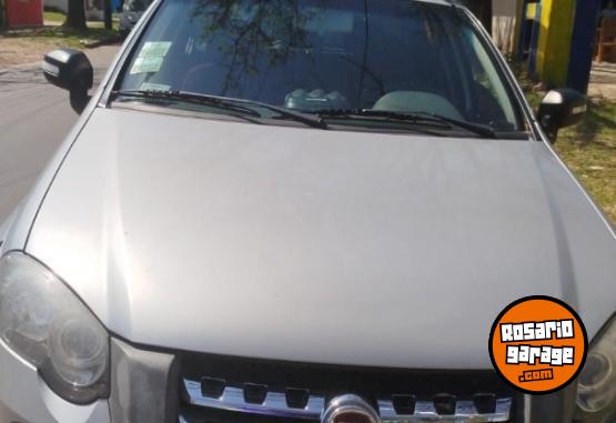 Autos - Fiat PALIO ADVENTURE 1.8 2009 Nafta 213000Km - En Venta