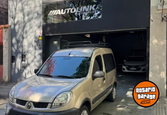 Utilitarios - Renault Kangoo 1.6 AUTH. DA AA CD 2011 Nafta 140000Km - En Venta