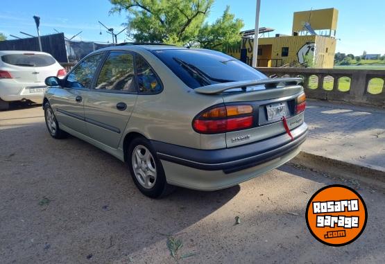 Autos - Renault Laguna 1998 Nafta 261000Km - En Venta