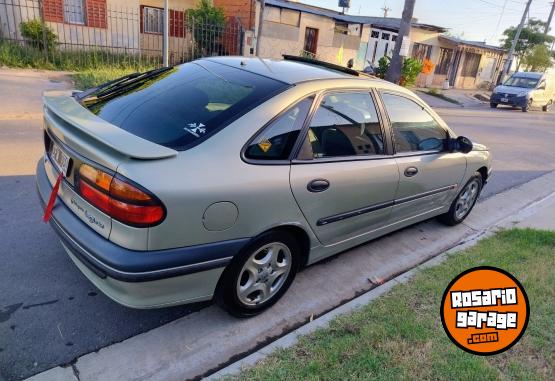 Autos - Renault Laguna 1998 Nafta 261000Km - En Venta