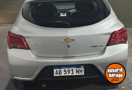 Autos - Chevrolet LT 2017 GNC 120000Km - En Venta