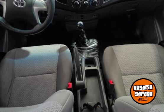 Autos - Toyota Hilux 2014 Diesel 140000Km - En Venta