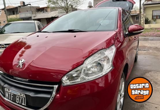Autos - Peugeot 208 2013 Nafta 136000Km - En Venta