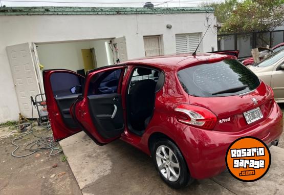 Autos - Peugeot 208 2013 Nafta 136000Km - En Venta