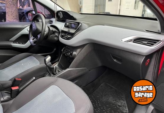 Autos - Peugeot 208 2013 Nafta 136000Km - En Venta