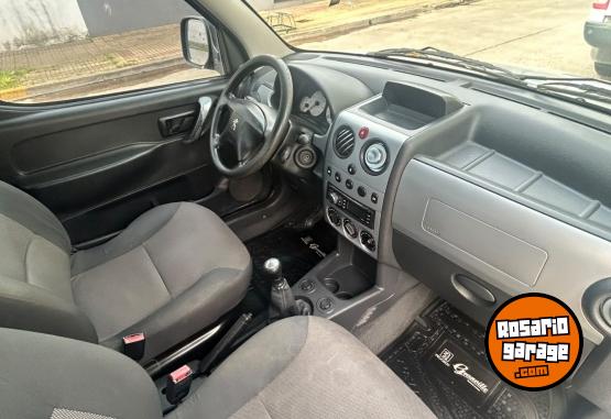Utilitarios - Peugeot Partner Patagonica hdi 2013 Diesel 160000Km - En Venta