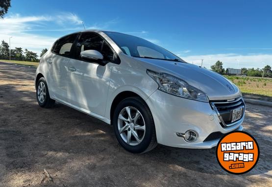 Autos - Peugeot 208 2014 Nafta 166000Km - En Venta