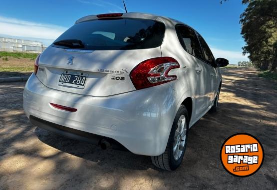 Autos - Peugeot 208 2014 Nafta 166000Km - En Venta