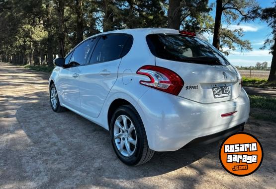 Autos - Peugeot 208 2014 Nafta 166000Km - En Venta