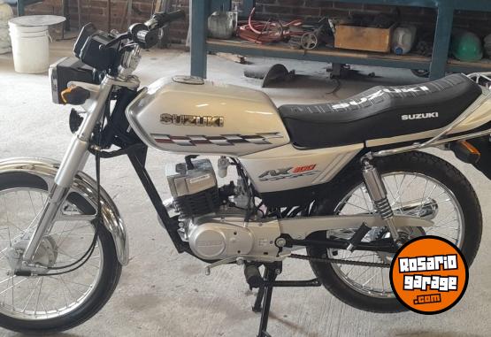 Motos - Suzuki AX100 2025 Nafta 5400Km - En Venta