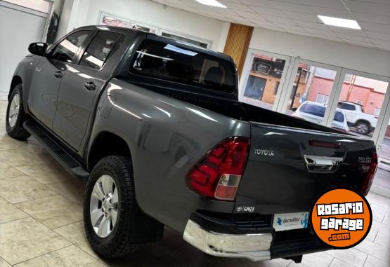 Camionetas - Toyota HILUX SRV 2019 Diesel 124594Km - En Venta