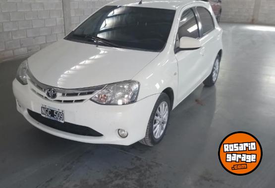 Autos - Toyota Etios Xls 1.5 2013 Nafta 125000Km - En Venta