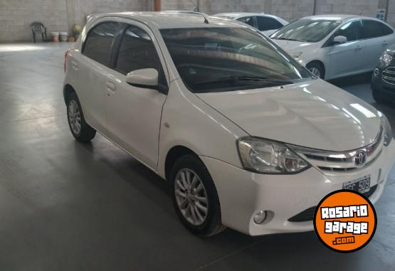 Autos - Toyota Etios Xls 1.5 2013 Nafta 125000Km - En Venta