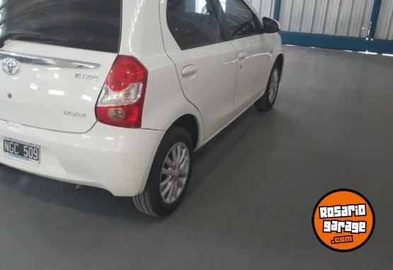 Autos - Toyota Etios Xls 1.5 2013 Nafta 125000Km - En Venta