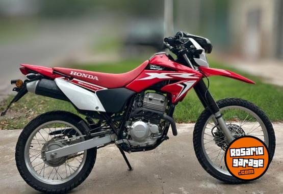 Motos - Honda Tornado XR 2024 Nafta 9800Km - En Venta