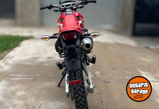 Motos - Honda Tornado XR 2024 Nafta 9800Km - En Venta