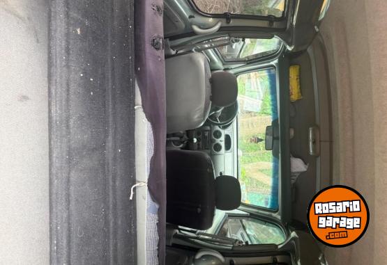 Utilitarios - Renault Kangoo 2006 GNC 380000Km - En Venta