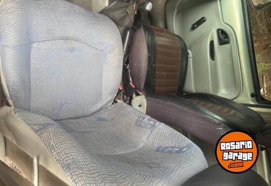 Utilitarios - Renault Kangoo 2006 GNC 380000Km - En Venta