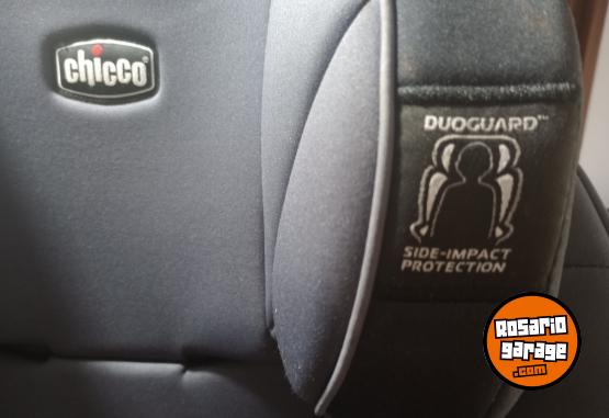 Accesorios para Autos - SILLA DE SEGURIDAD CON BASE PARA MENOR (HASTA 45 KG) CHICCO - En Venta