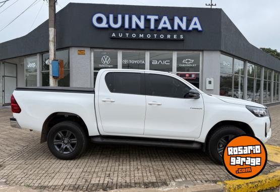 Camionetas - Toyota Hilux SR 2024 Diesel 43000Km - En Venta