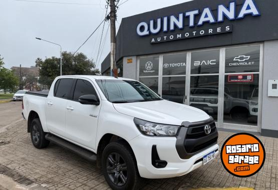 Camionetas - Toyota Hilux SR 2024 Diesel 43000Km - En Venta