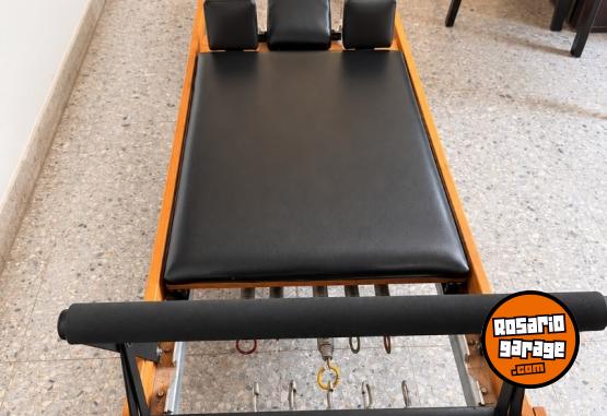 Deportes - Cama de Pilates Reformer de madera con resortes – Excelente oportunidad - En Venta