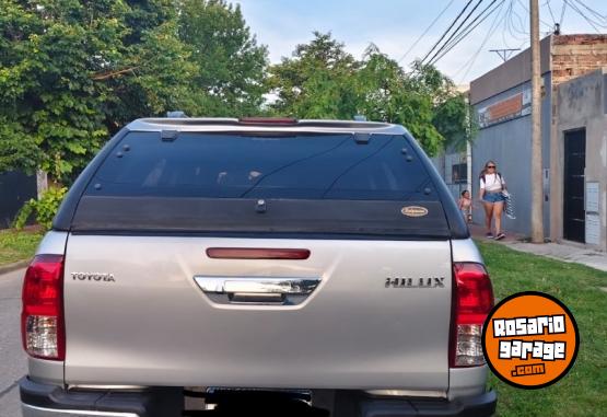 Camionetas - Toyota Hilux SR 2020 Diesel 66400Km - En Venta