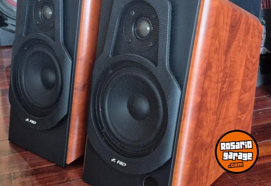 Electrónica - Sistema de parlantes Bluetooth FyD Fenda R60BT - En Venta