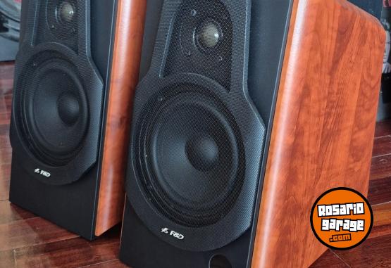 Electrónica - Sistema de parlantes Bluetooth FyD Fenda R60BT - En Venta