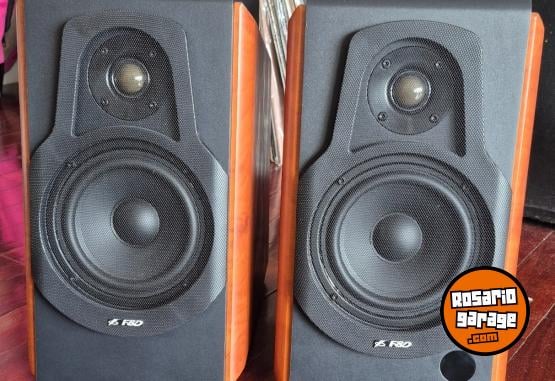 Electrónica - Sistema de parlantes Bluetooth FyD Fenda R60BT - En Venta