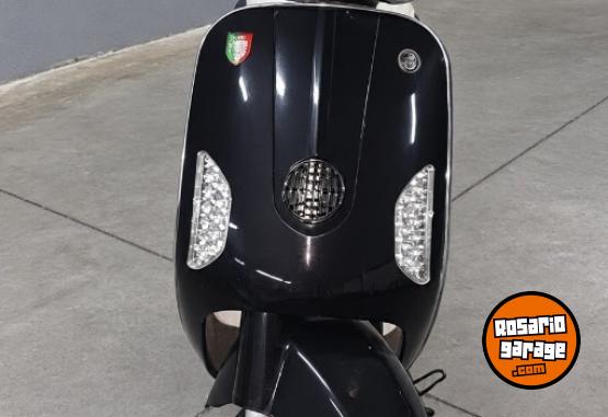 Motos - Motomel Strato Euro 150 2023 Nafta 5100Km - En Venta