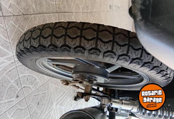 Motos - Guerrero Trip 110 full 2024 Nafta 8000Km - En Venta