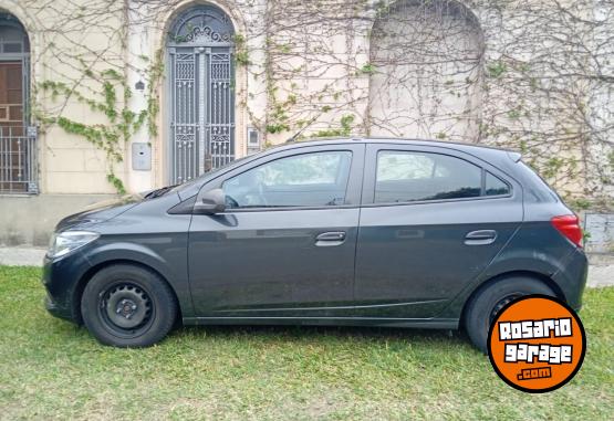 Autos - Chevrolet Onix joy 2018 Nafta 105000Km - En Venta
