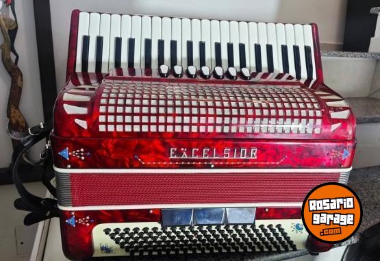 Instrumentos Musicales - Acordeon. Excelsior Modelo 312     120 bajos - En Venta