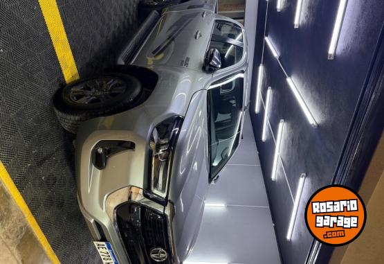 Camionetas - Toyota HILUX SRV 4x4 2021 Diesel 67000Km - En Venta