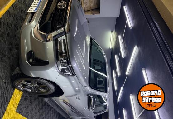 Camionetas - Toyota HILUX SRV 4x4 2021 Diesel 67000Km - En Venta