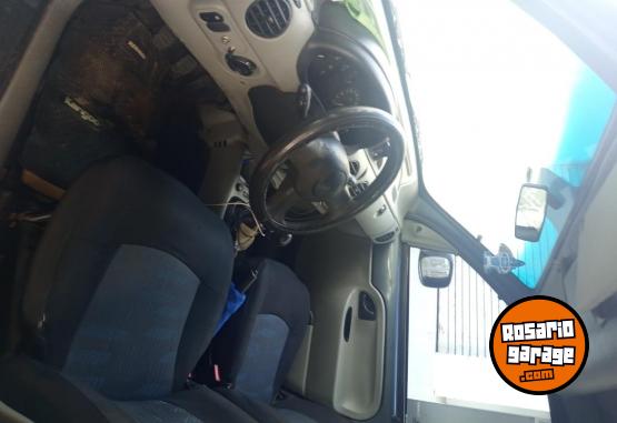 Utilitarios - Renault Kangoo autentique plusGNC 2012 GNC 638000Km - En Venta