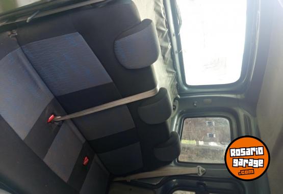 Utilitarios - Renault Kangoo autentique plusGNC 2012 GNC 638000Km - En Venta