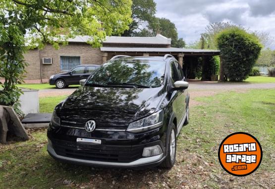 Autos - Volkswagen Suran Cross 2016 GNC 152000Km - En Venta