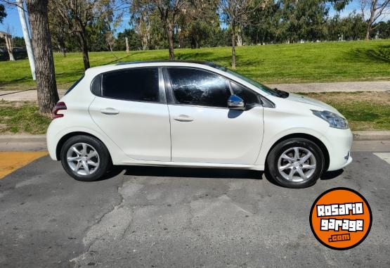 Autos - Peugeot 208 1.6 AllureTouchscreen 2016 Nafta 185000Km - En Venta