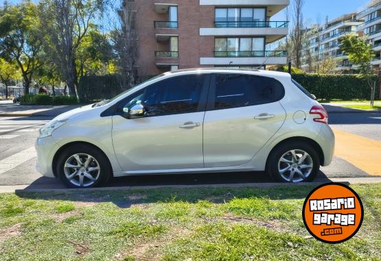 Autos - Peugeot 208 1.6 AllureTouchscreen 2016 Nafta 185000Km - En Venta