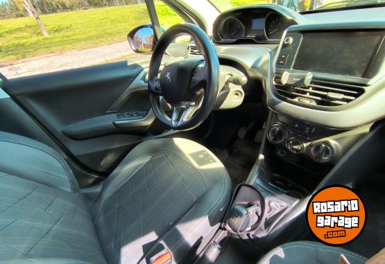 Autos - Peugeot 208 1.6 AllureTouchscreen 2016 Nafta 185000Km - En Venta