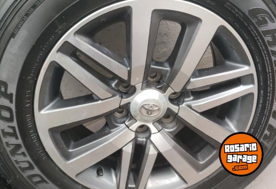 Accesorios para Autos - Llantas 18 Toyota HILUX y SW4 Excelentes. $2.400.000 las 4. NO BAJO PRECIO - En Venta