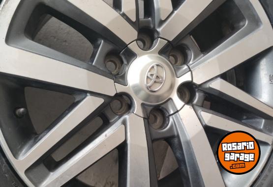 Accesorios para Autos - Llantas 18 Toyota HILUX y SW4 Excelentes. $2.400.000 las 4. NO BAJO PRECIO - En Venta