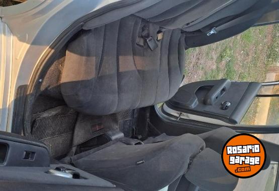 Autos - Nissan Tiida 2014 Nafta 150000Km - En Venta