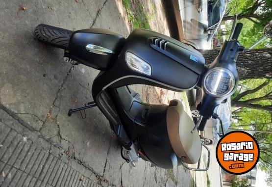 Motos - Vespa Vlx 2024 Nafta 4600Km - En Venta